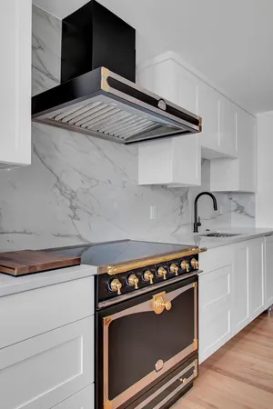 $10,000 | 1 King Street, Unit 607, Charleston, SC 29401