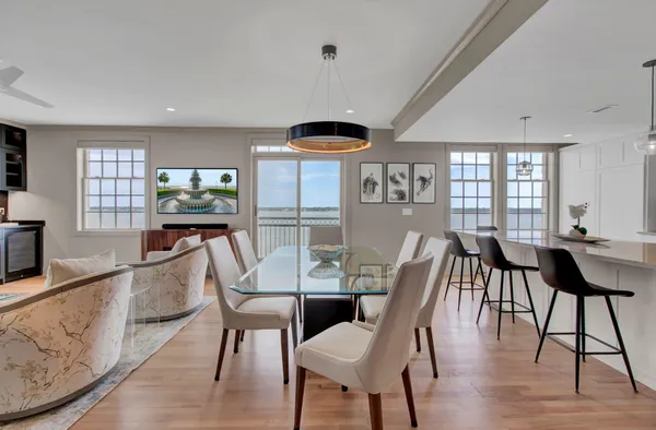 $10,000 | 1 King Street, Unit 607, Charleston, SC 29401