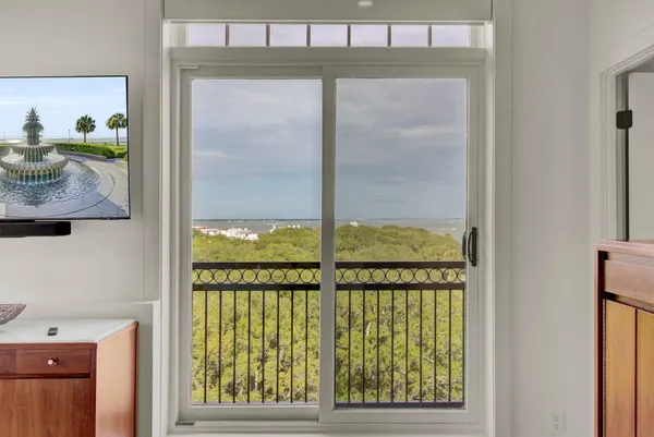 $10,000 | 1 King Street, Unit 607, Charleston, SC 29401