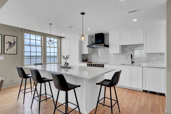 $10,000 | 1 King Street, Unit 607, Charleston, SC 29401