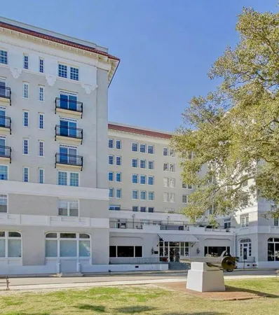 $10,000 | 1 King Street, Unit 607, Charleston, SC 29401