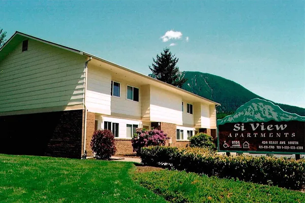 $1,136 | 424 Healy Avenue South, Unit 50, North Bend, WA 98045