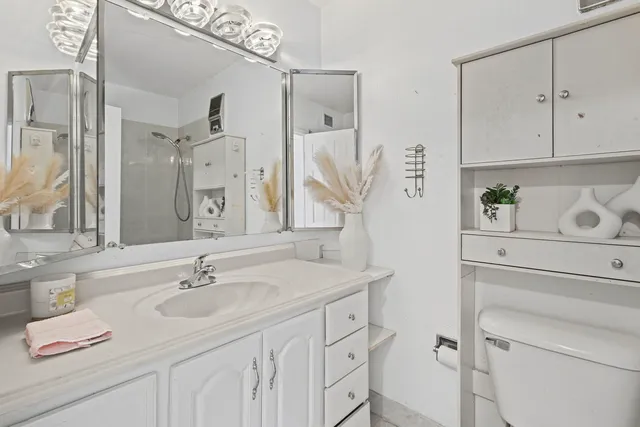 $236,250 | 9001 Golf Road, Unit 5B, Des Plaines, IL 60016