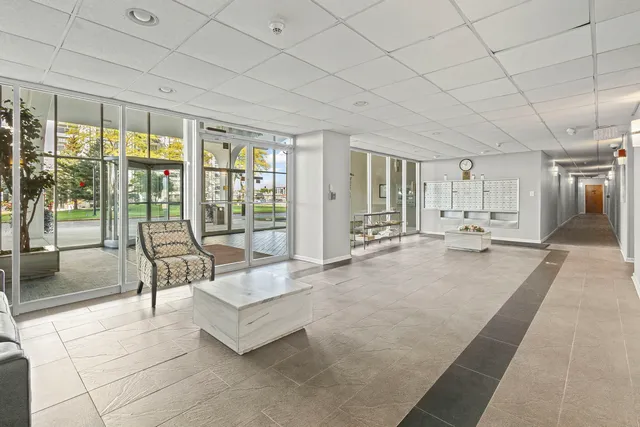 $236,250 | 9001 Golf Road, Unit 5B, Des Plaines, IL 60016