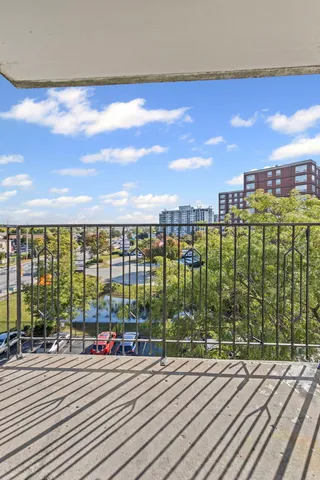 $236,250 | 9001 Golf Road, Unit 5B, Des Plaines, IL 60016