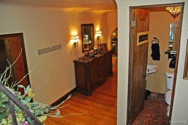 844 Bedford Road Grosse Pointe, MI 48230 - Photo 20 of 25 DSC08952