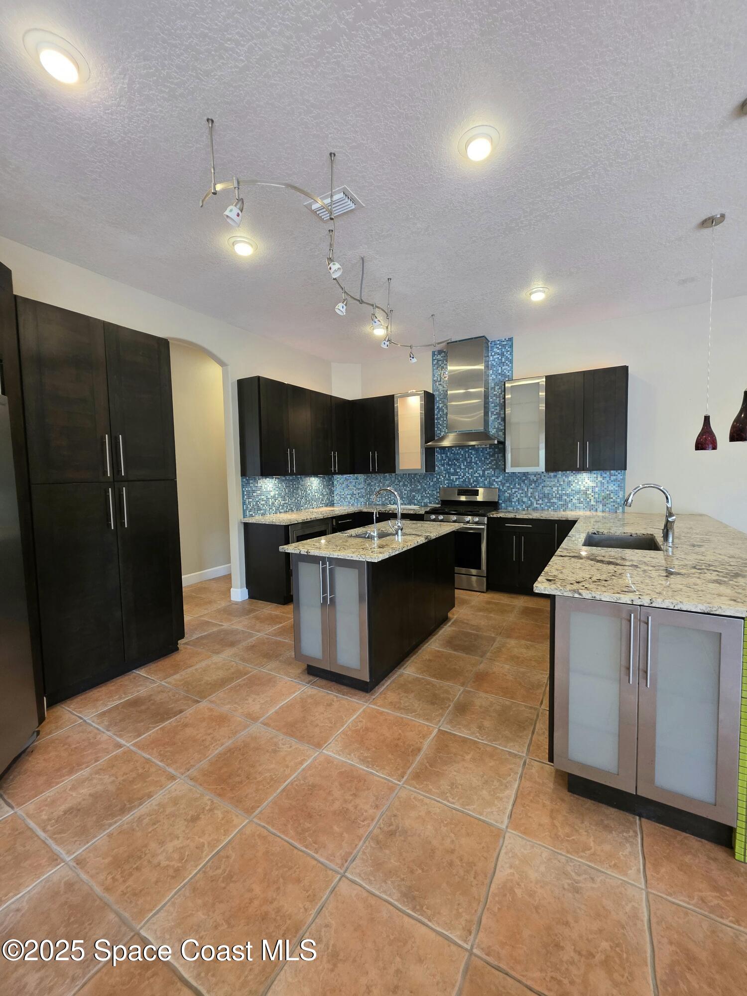 4513 Canard Road Melbourne, FL 32934 - Photo 7 of 24 Remodeleld Kitchen
