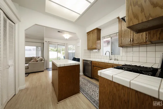 $405,000 | Undisclosed Address, Bakersfield, CA 93312