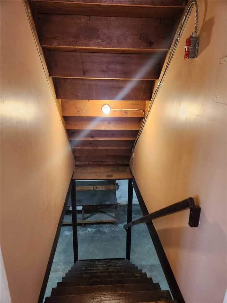 61 Crossland Road West Warwick, RI 02893 - Photo 27 of 30