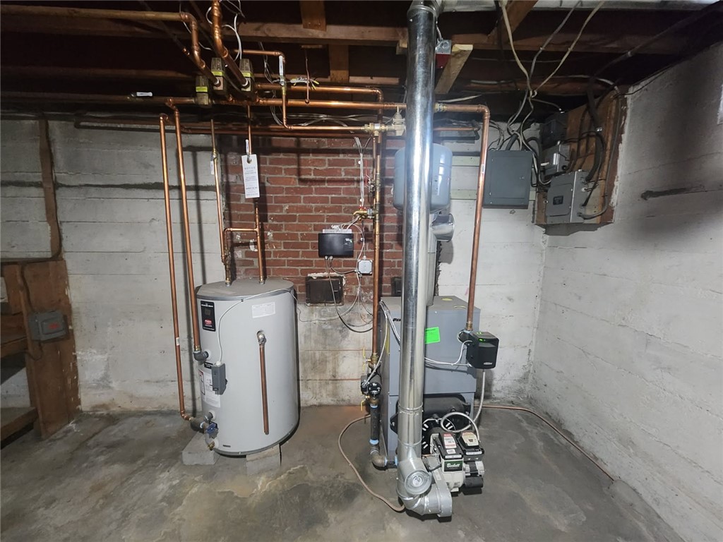 61 Crossland Road West Warwick, RI 02893 - Photo 28 of 30