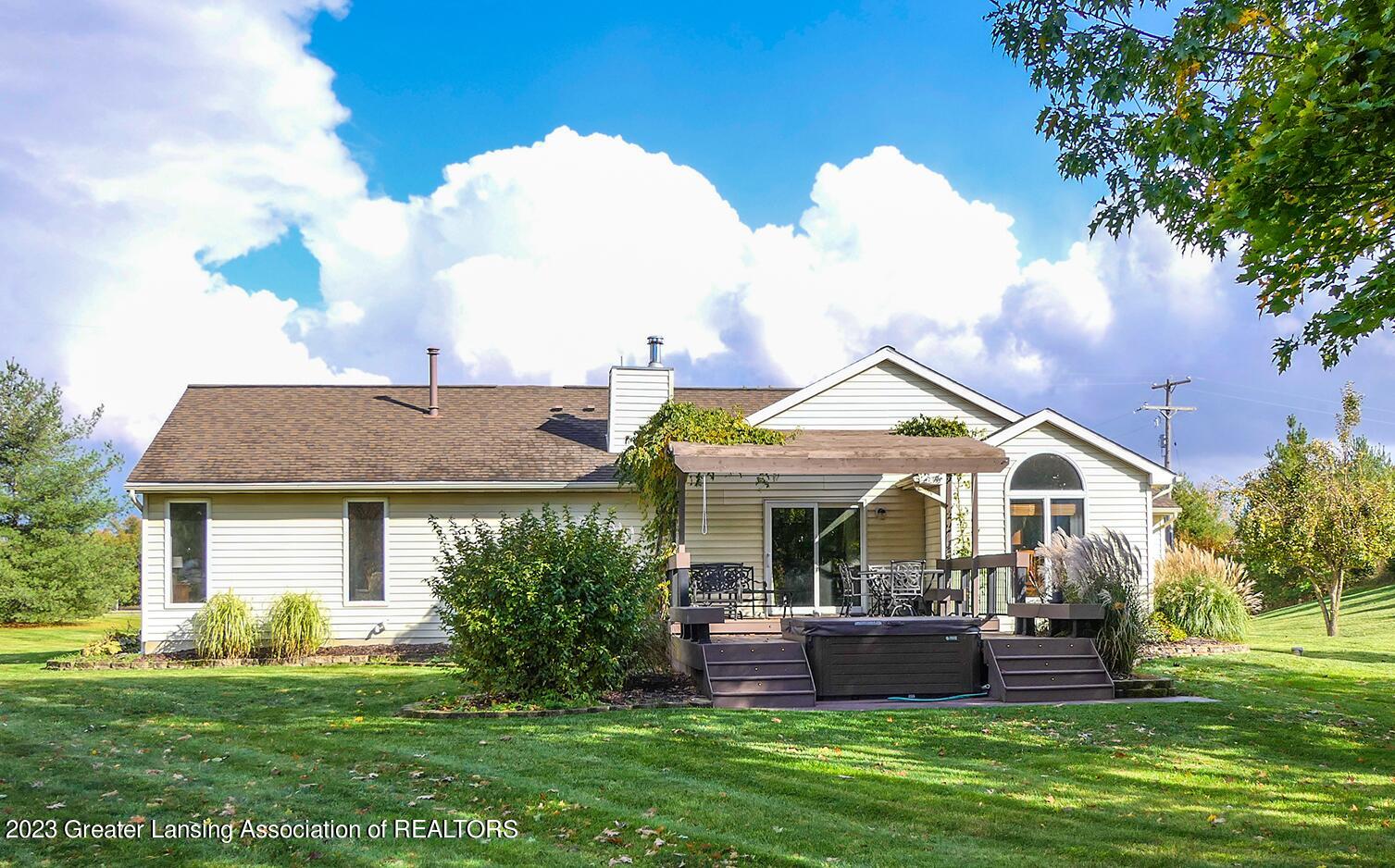 4024 South Dewitt Road St. Johns, MI 48879 - Photo 2 of 27 BACK