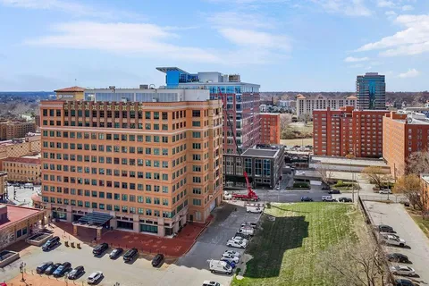 $925,000 | 4646 Broadway Boulevard, Unit 3S, Kansas City, MO 64112