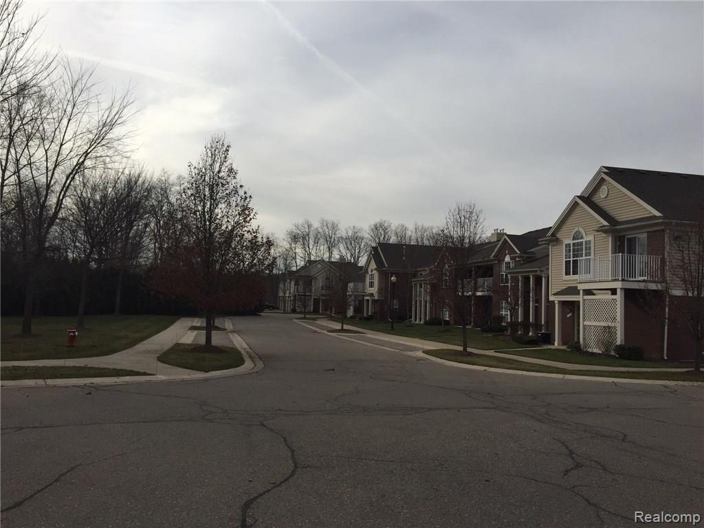1719 Deepwood Circle Rochester, MI 48307 - Photo 19 of 20 image.jpg