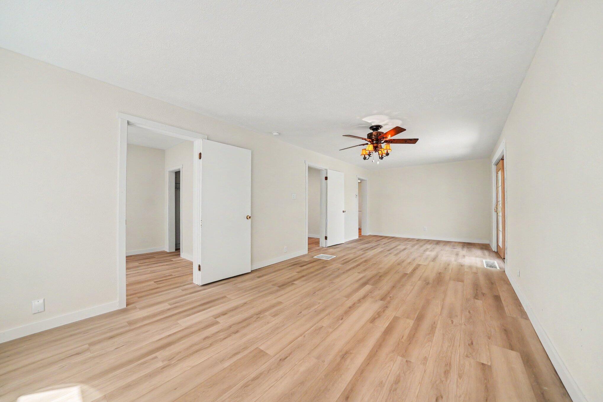 310 South Philip Road Niles, MI 49120 - Photo 12 of 32 Living Room