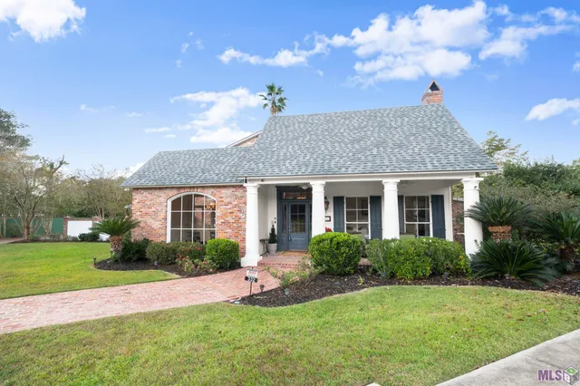 $1,280,000 | 332 Fulwar Skipwith Road, Baton Rouge, LA 70810