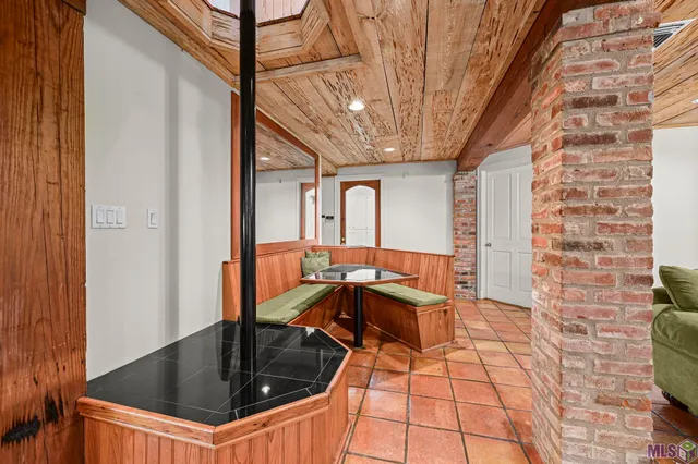 $1,280,000 | 332 Fulwar Skipwith Road, Baton Rouge, LA 70810