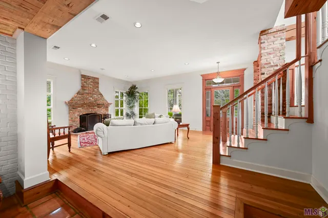 $1,280,000 | 332 Fulwar Skipwith Road, Baton Rouge, LA 70810