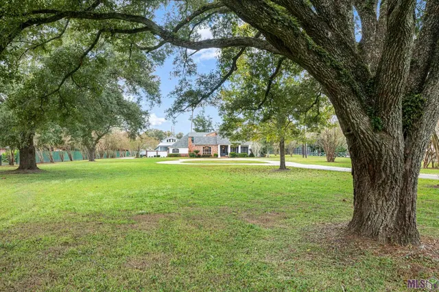 $1,280,000 | 332 Fulwar Skipwith Road, Baton Rouge, LA 70810