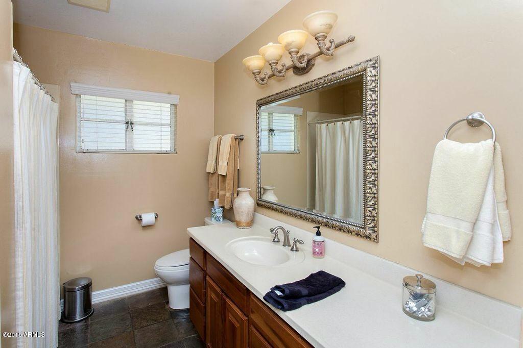 40 East Lawrence Road Phoenix, AZ 85012 - Photo 22 of 27 image