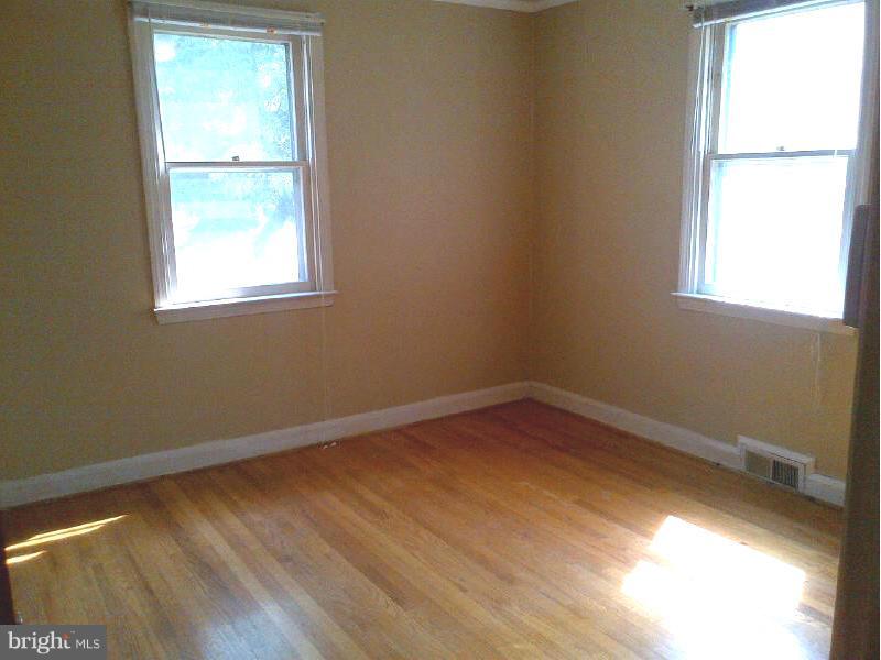5720 Onnen Road Baltimore, MD 21206 - Photo 8 of 26 Bedroom