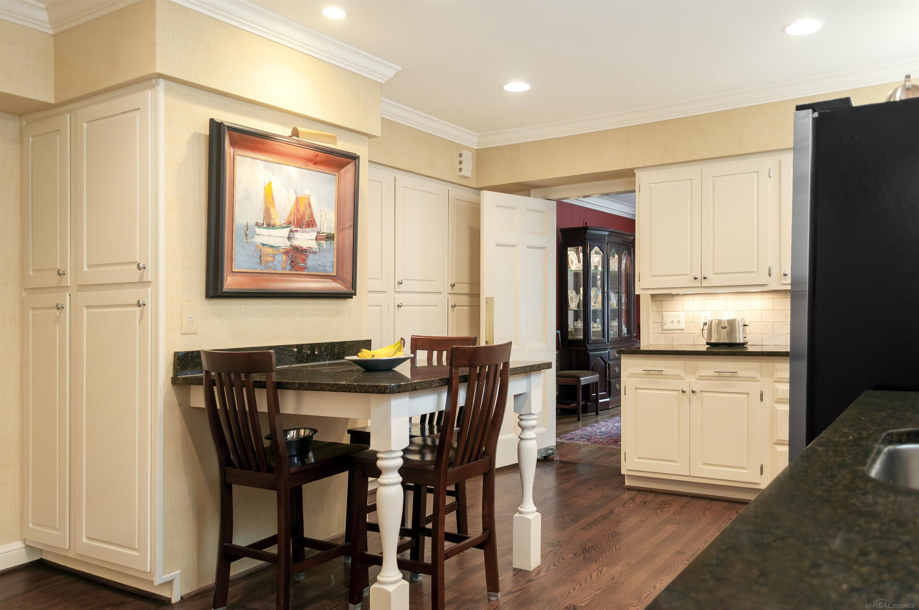 118 Moran Road Grosse Pointe, MI 48236 - Photo 31 of 76 50130609-AEC82D75-282A-45B7-8EA2-6BE5E379DCD1.JPG