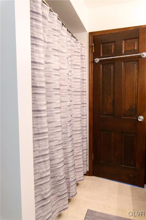 2186 East Best Road Bath, PA 18014 - Photo 36 of 40 a view of entryway
