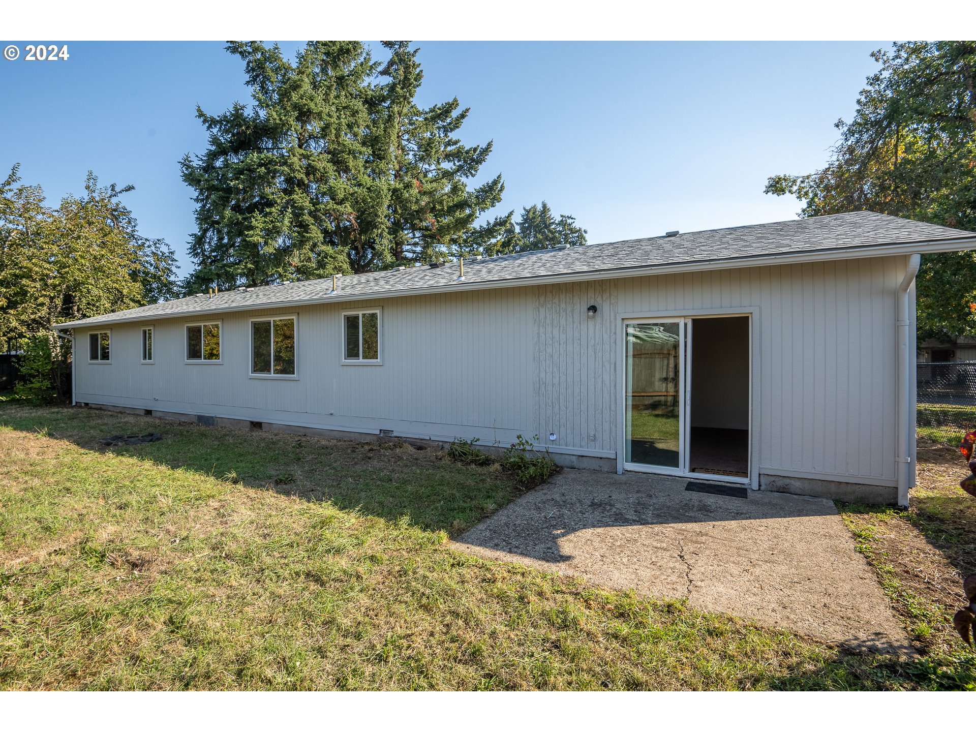 5124 E Street Springfield, OR 97478 - Photo 8 of 23
