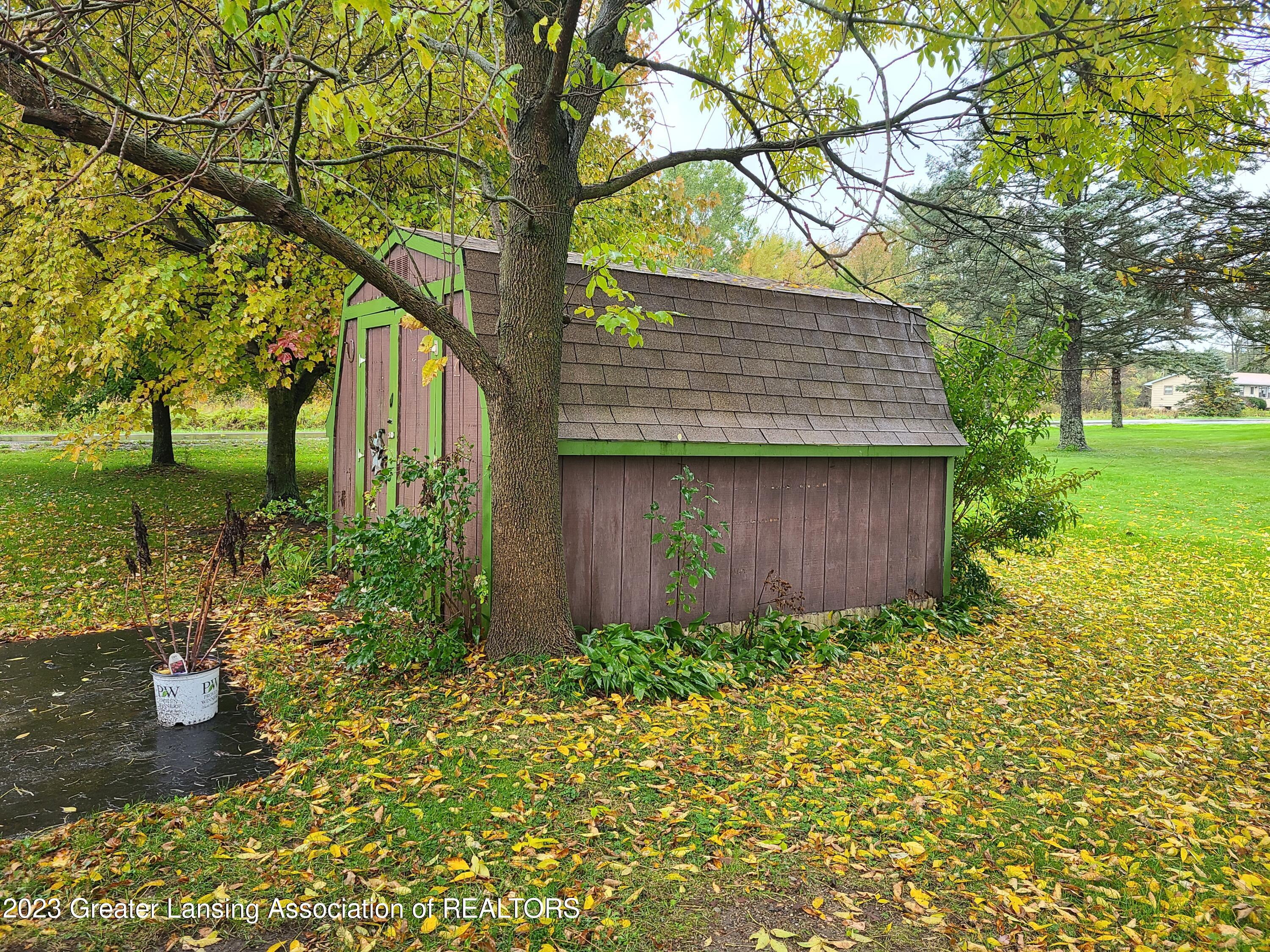 4827 North Gunnell Road Dimondale, MI 48821 - Photo 7 of 22 20231014_130952