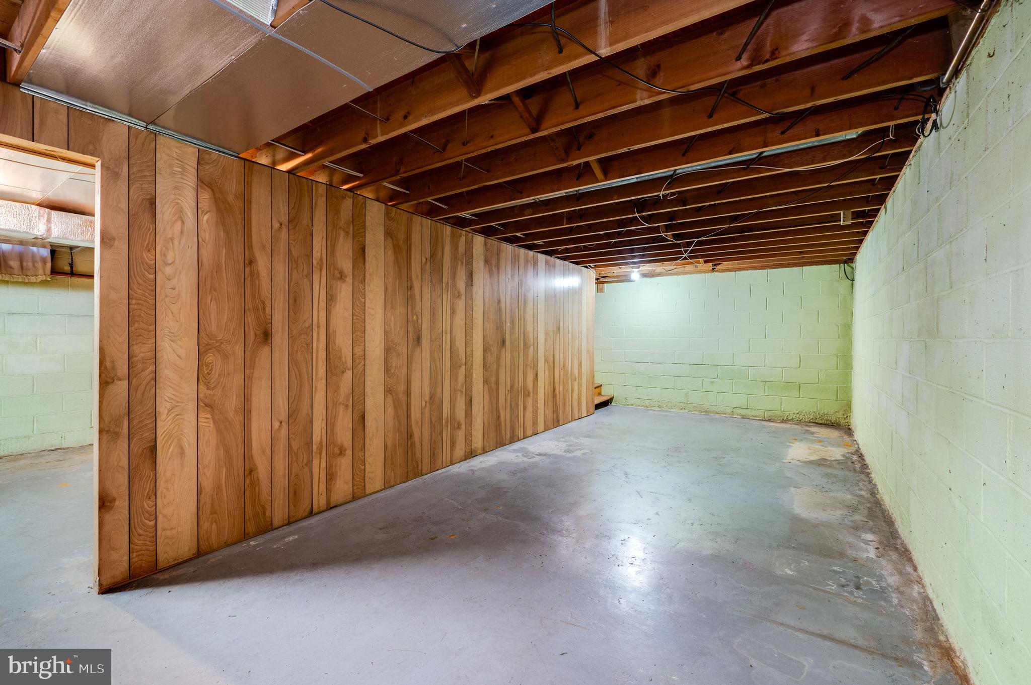 52 Crystal Cave Road Kutztown, PA 19530 - Photo 32 of 54 a view of entryway