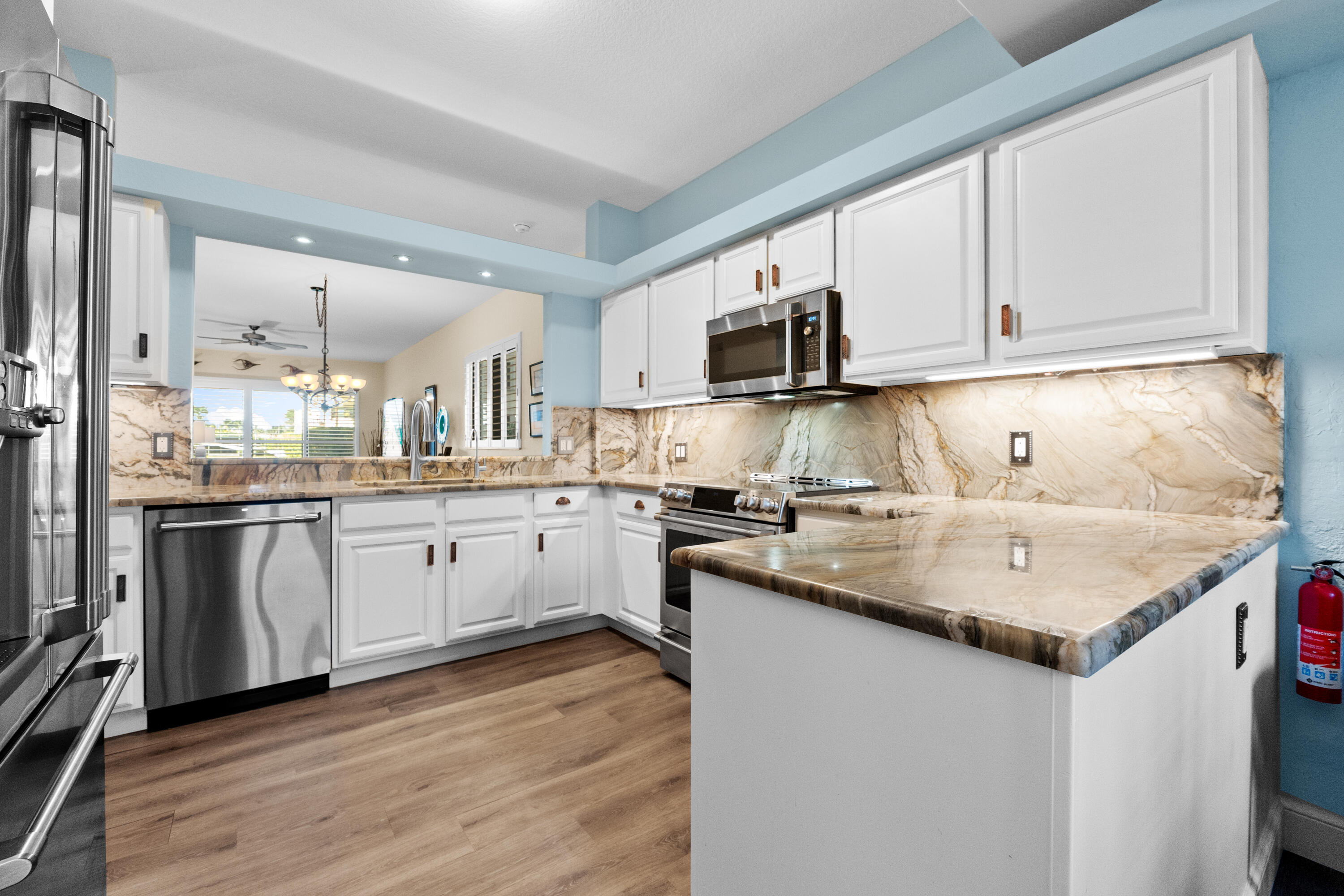 370 Golfview Road, Unit 104 North Palm Beach, FL 33408 - Photo 9 of 28 Kitchen