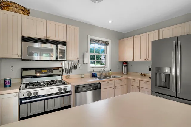 $685,000 | 9 Crosby Lane, Unit 1, Newry, ME 04261