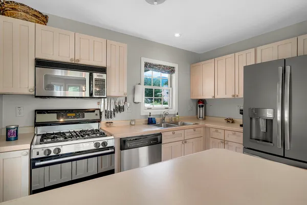 $685,000 | 9 Crosby Lane, Unit 1, Newry, ME 04261