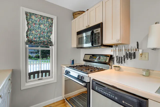 $685,000 | 9 Crosby Lane, Unit 1, Newry, ME 04261