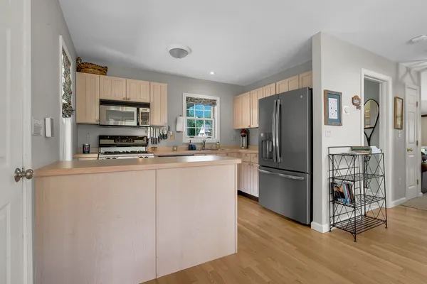 $685,000 | 9 Crosby Lane, Unit 1, Newry, ME 04261