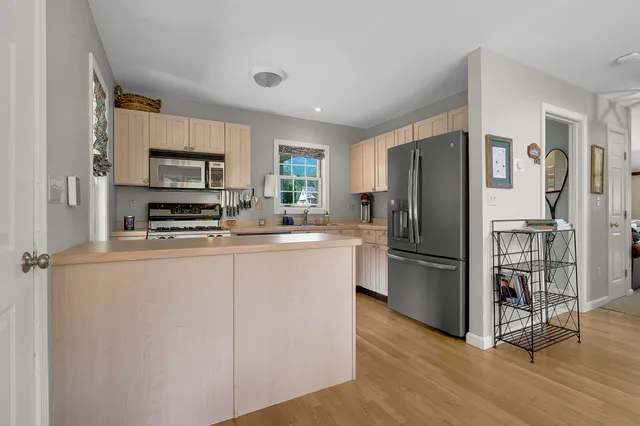 $685,000 | 9 Crosby Lane, Unit 1, Newry, ME 04261