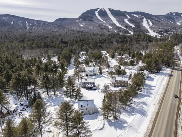 $685,000 | 9 Crosby Lane, Unit 1, Newry, ME 04261