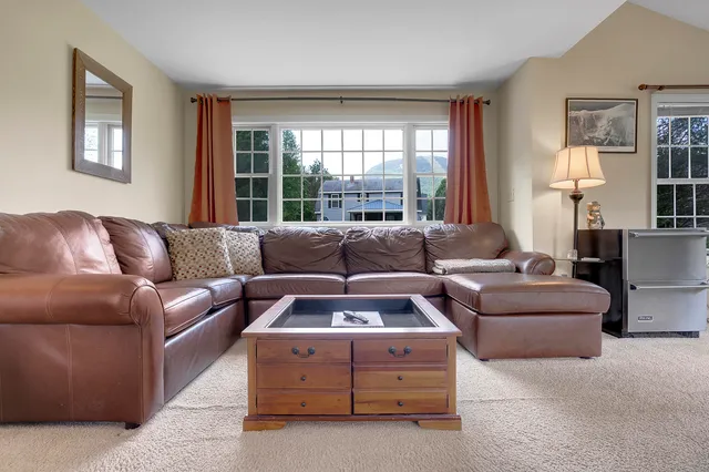 $685,000 | 9 Crosby Lane, Unit 1, Newry, ME 04261