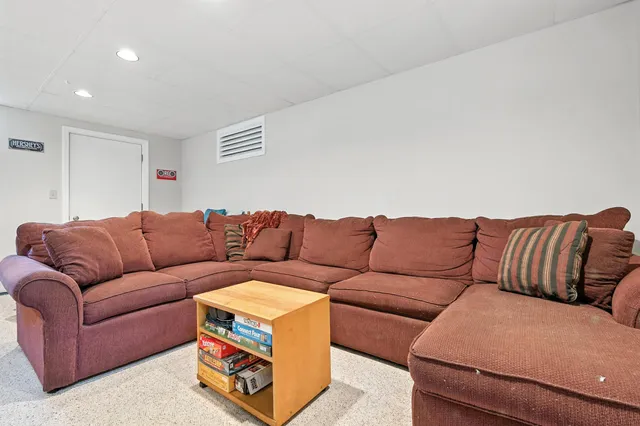 $685,000 | 9 Crosby Lane, Unit 1, Newry, ME 04261