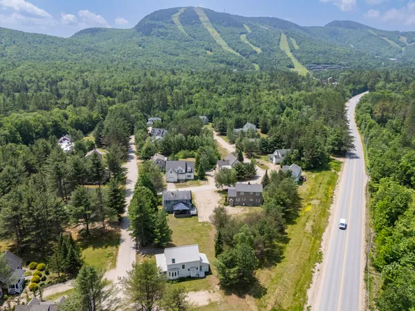 $685,000 | 9 Crosby Lane, Unit 1, Newry, ME 04261