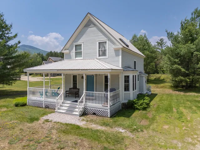 $685,000 | 9 Crosby Lane, Unit 1, Newry, ME 04261