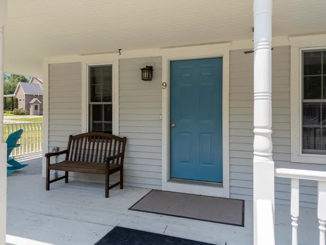 $685,000 | 9 Crosby Lane, Unit 1, Newry, ME 04261