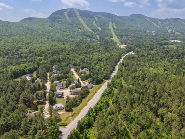 $685,000 | 9 Crosby Lane, Unit 1, Newry, ME 04261