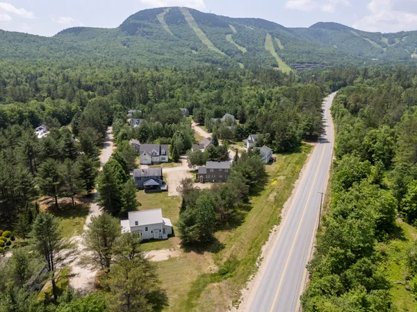$685,000 | 9 Crosby Lane, Unit 1, Newry, ME 04261