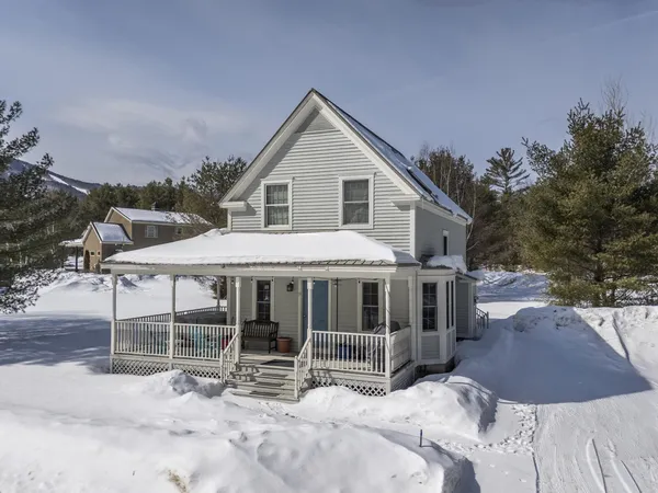 $685,000 | 9 Crosby Lane, Unit 1, Newry, ME 04261