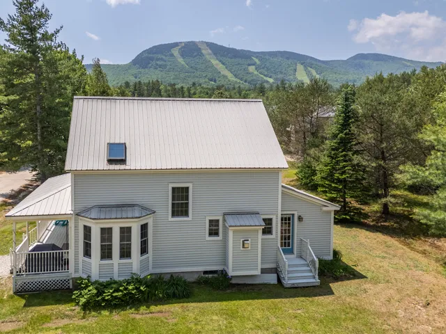 $685,000 | 9 Crosby Lane, Unit 1, Newry, ME 04261