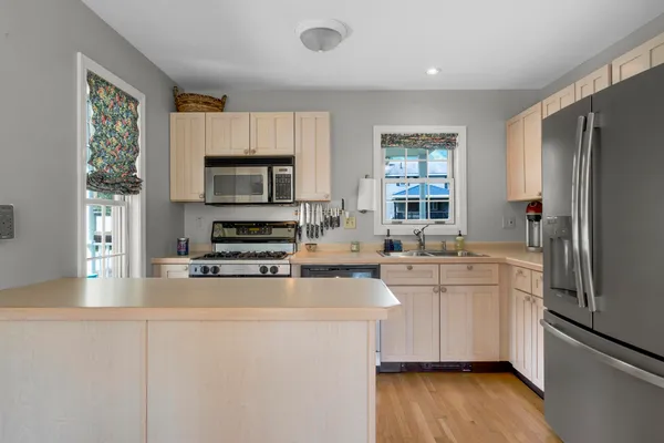 $685,000 | 9 Crosby Lane, Unit 1, Newry, ME 04261