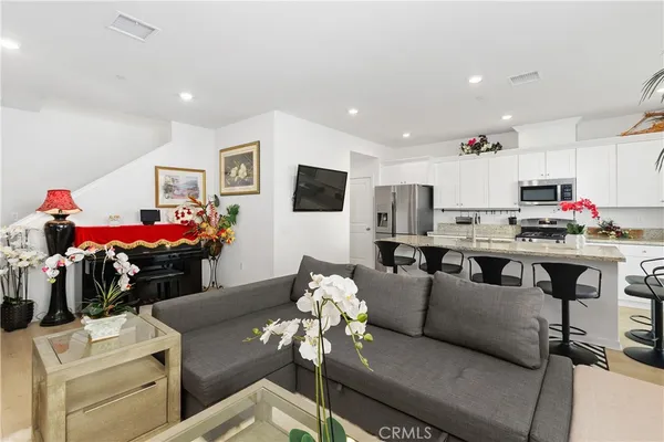 $499,999 | 32612 Manhattan Avenue, Winchester, CA 92596