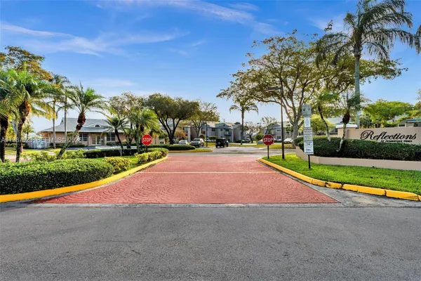 $2,495 | 1701 Northwest 96th Terrace, Unit 1C, Pembroke Pines, FL 33024