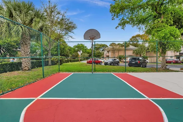 $2,495 | 1701 Northwest 96th Terrace, Unit 1C, Pembroke Pines, FL 33024