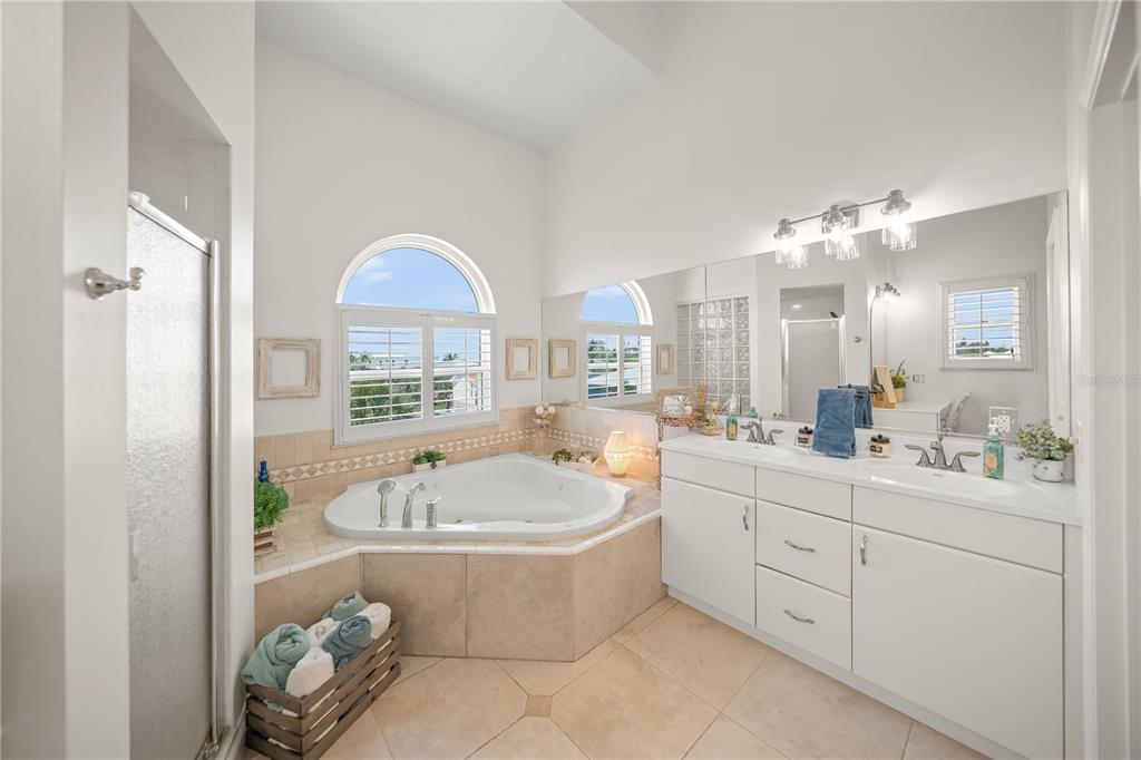 791 Broadway Street Longboat Key, FL 34228 - Photo 27 of 59